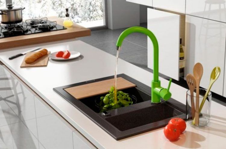 Выбираем смеситель для кухни Выбираем смеситель для кухни