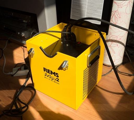 Заморозка труб при замене батарей Заморозка труб при замене батарей